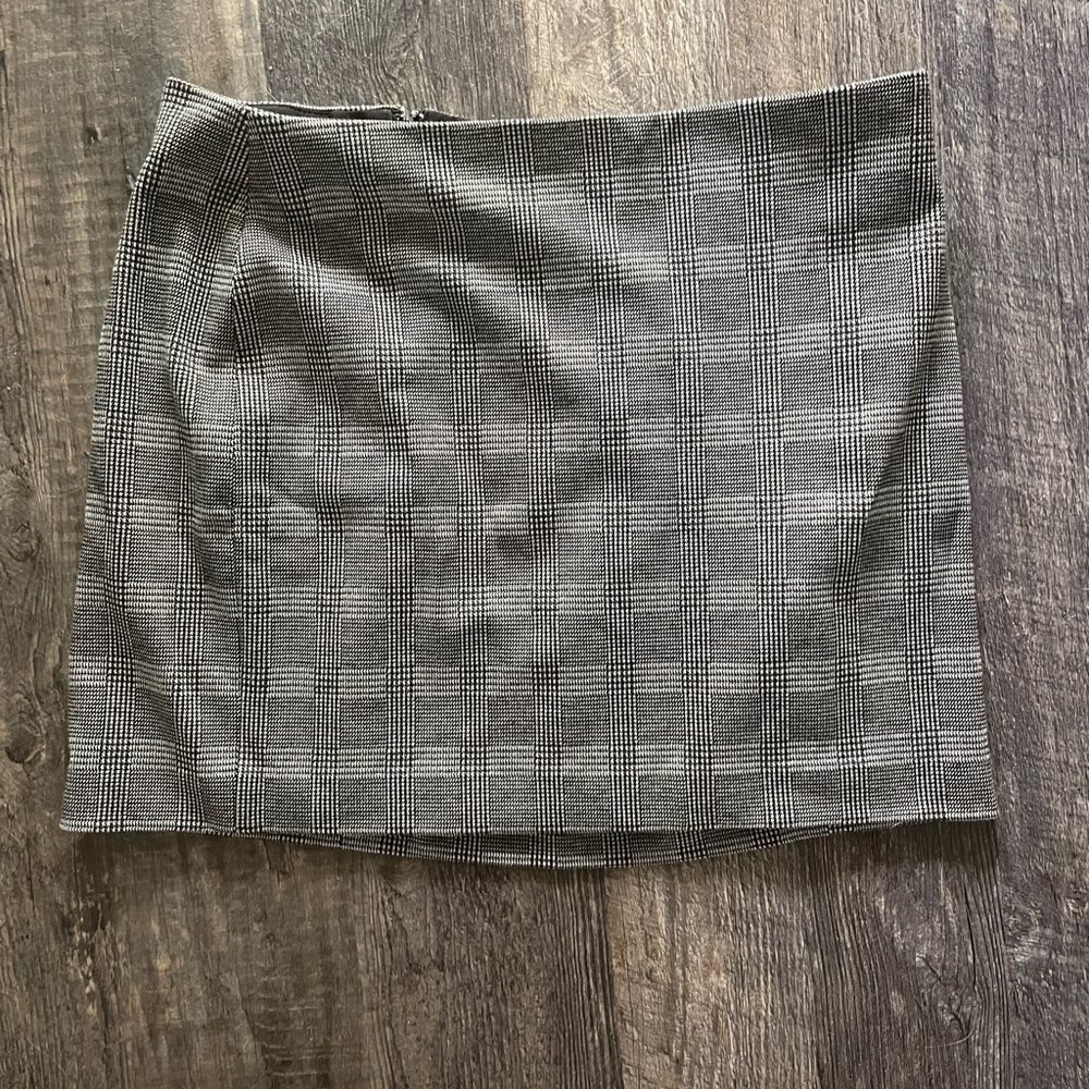 Express NWOT checkered skirt size M